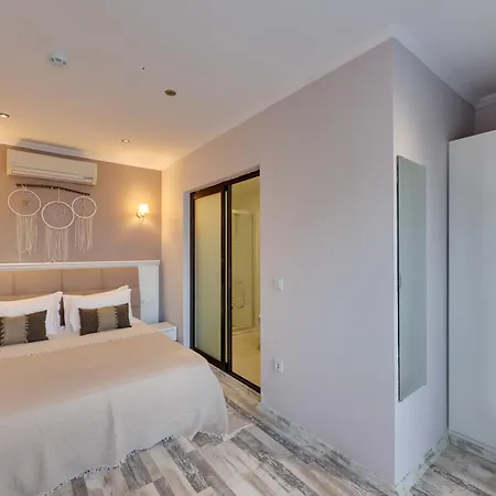 Enki Suess Hotel *