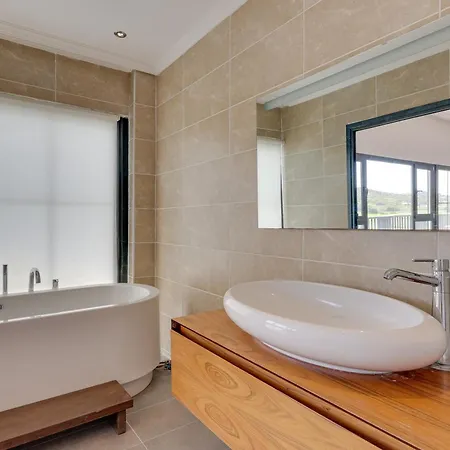 Отель Enki Suess