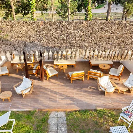 Enki Suess Alacati * Ciftlikkoyu